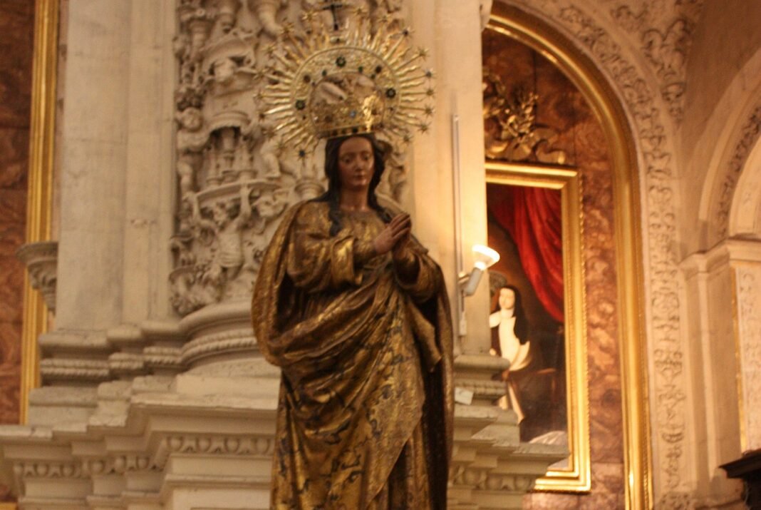 How to pray “The Crown of Twelve Stars” devotion