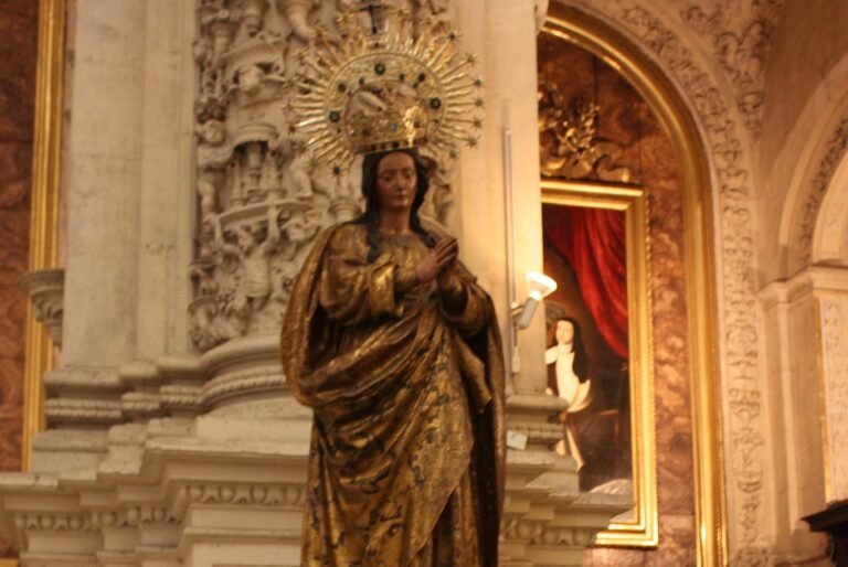 How to pray “The Crown of Twelve Stars” devotion