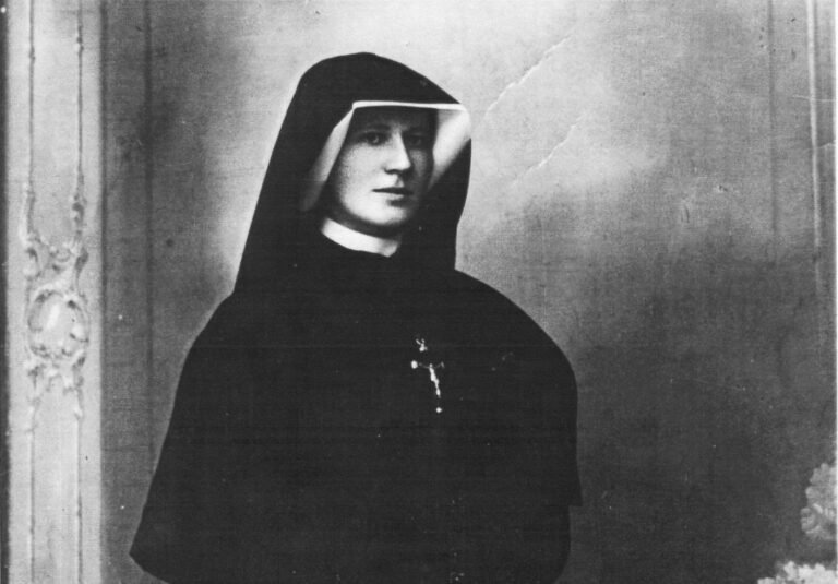 This Powerful Prayer by St. Faustina is Perfect for the Church in Crisis