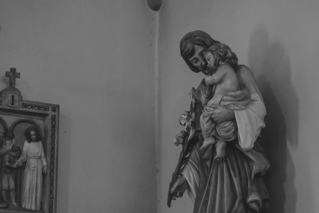 Pray this prayer to St. Joseph for a “happy death”