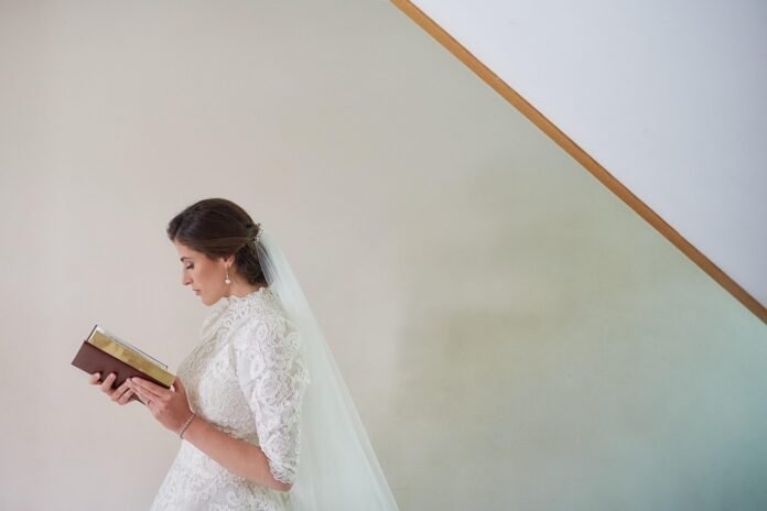 Pray this prayer to be a better spouse