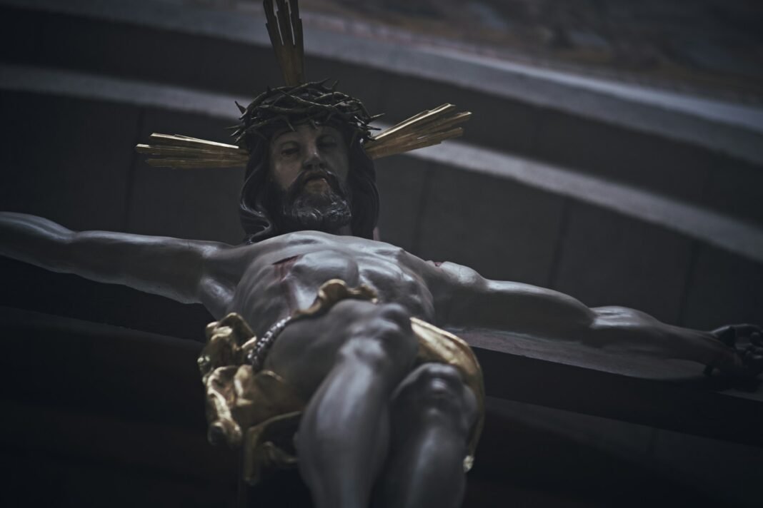 5 Prayers of love honoring Jesus’ crucifixion