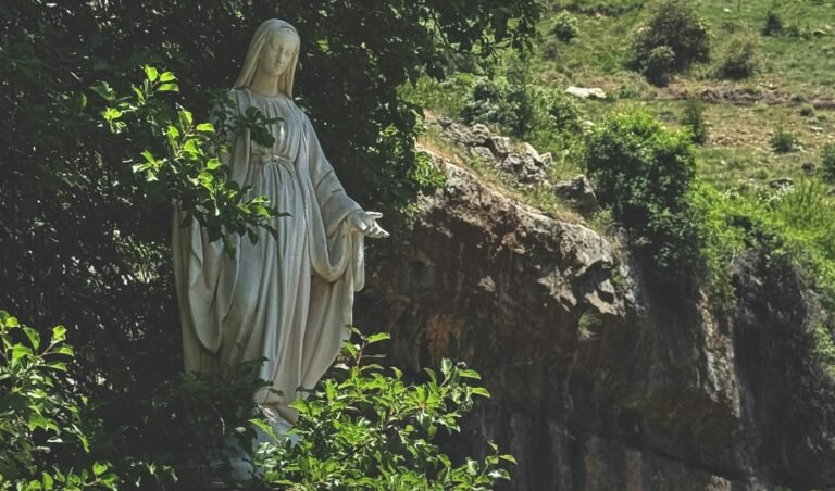 Novena Prayer in Honor of Mary for any Special Occasion or On any Feast