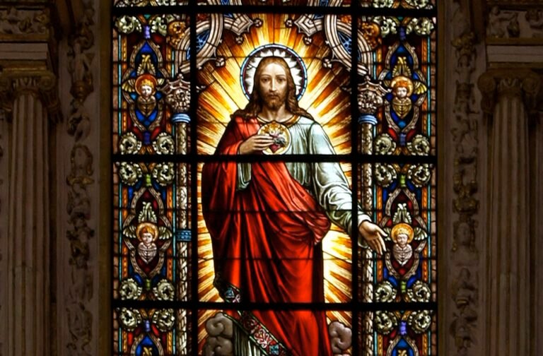 Here’s how you can enthrone the Sacred Heart of Jesus in your Home or in your Heart