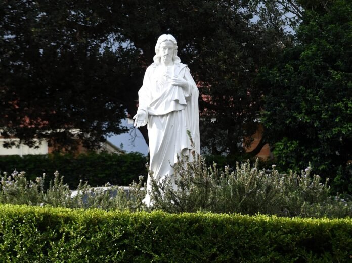 Pray for unity, love, and peace with this novena to the Sacred Heart