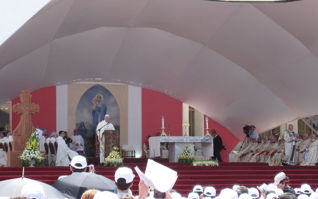 Day 9 novena to the Sacred Heart: With Pope Francis through Jesus’ 5 wounds