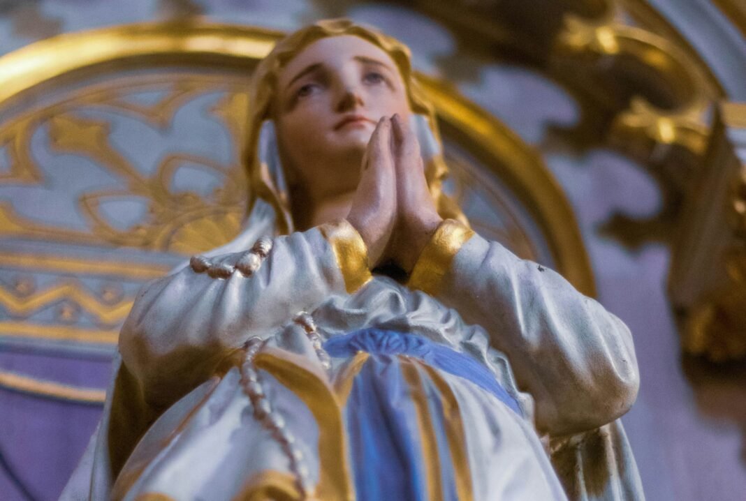 EFFICACIOUS NOVENA OF THE THREE HAIL MARYS