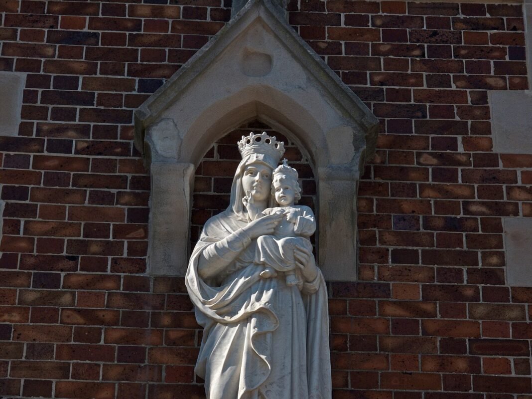 NOVENA TO OUR LADY OF THE SACRED HEART