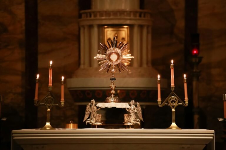 Give thanks after Communion with this stirring prayer from the Ordinariate liturgy