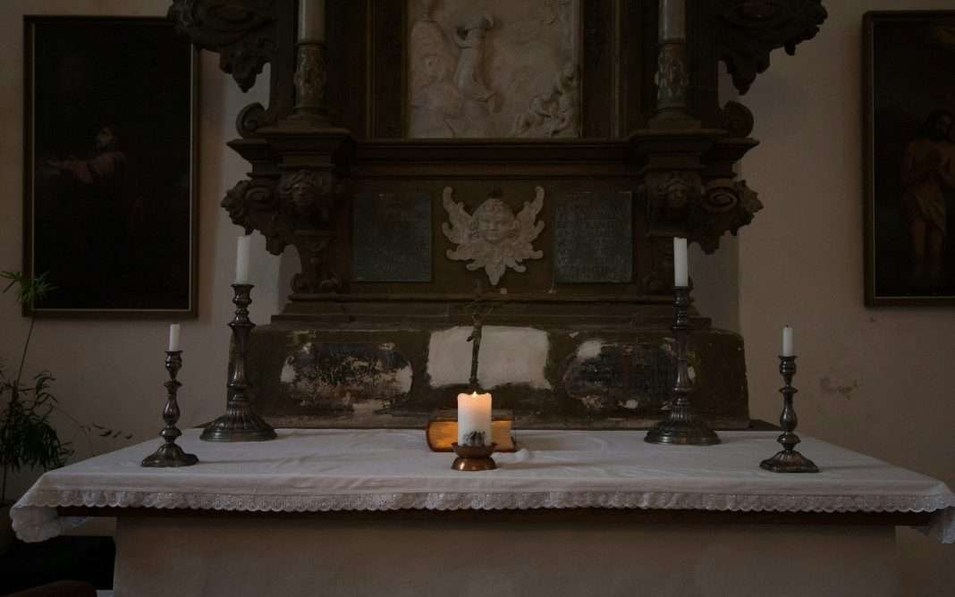 yura-lytkin-JQuYhBr490A-unsplash A prayer to remain faithful in hard times