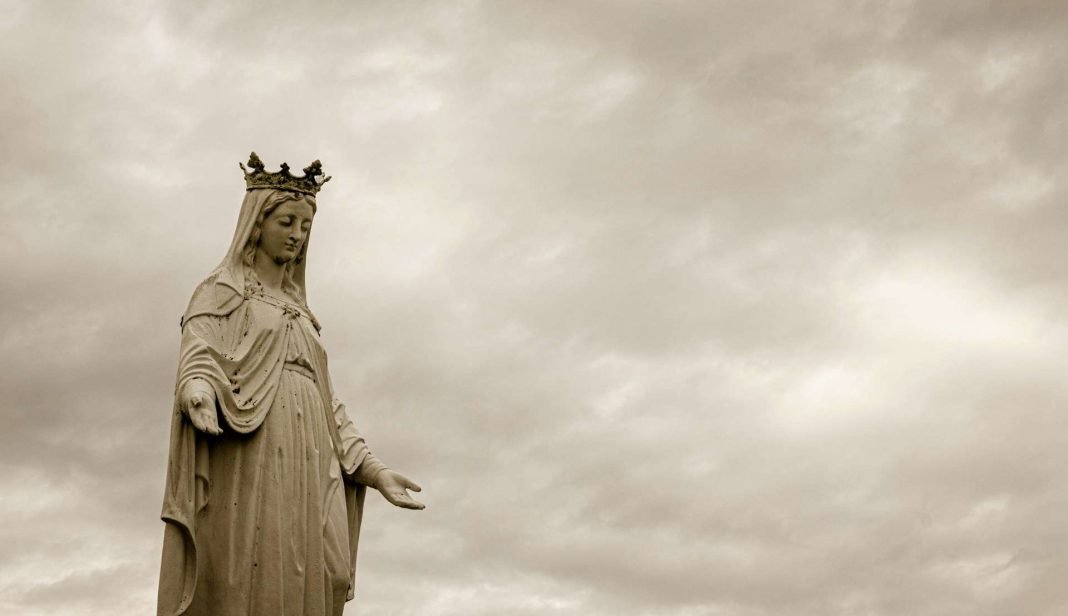 Entrust world peace to Mary, Queen of Peace