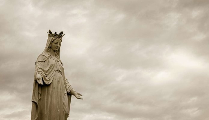 Entrust world peace to Mary, Queen of Peace