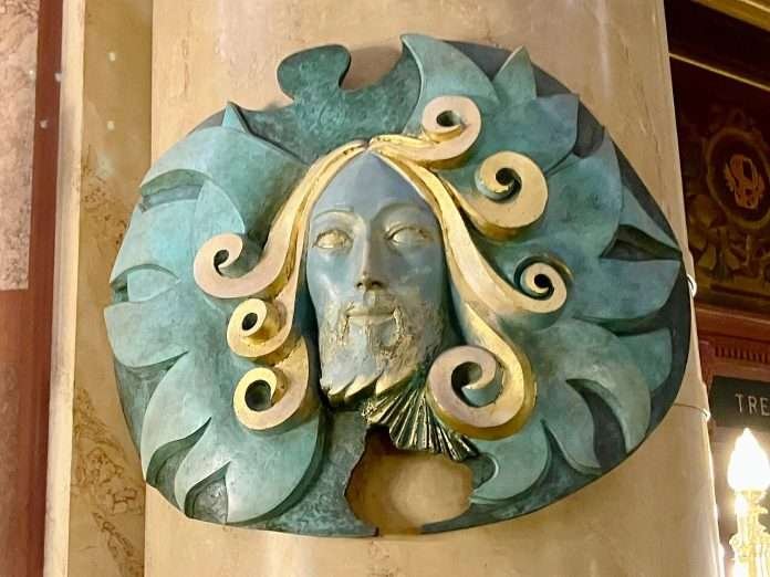 Sainte-Face-de-Jesus-Christ-Cathedrale-Saint-Pierre-de-Rennes-close-up-byRundvald 9 Day Novena of the Holy Face of Jesus