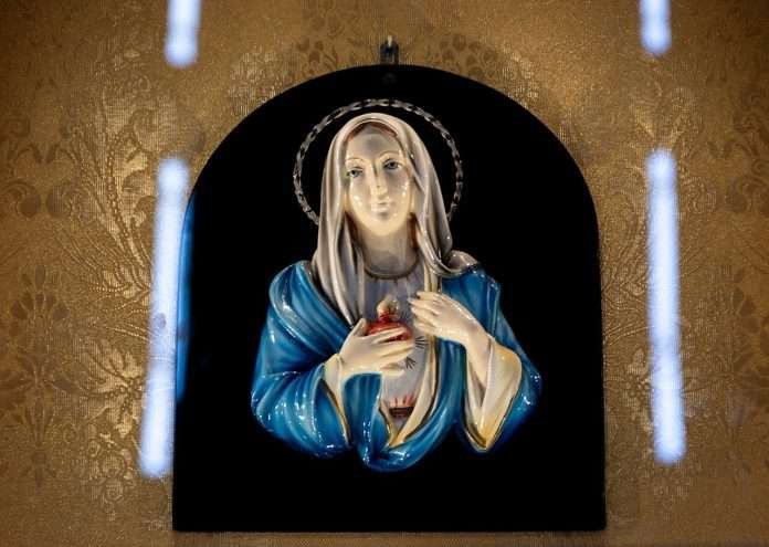 Video: Our Lady Statue Allegedly Weeping Oil & Honey in Brazil