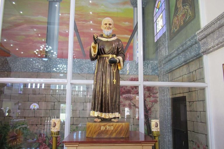 John Paul II’s prayer to St. Padre Pio for strength during suffering