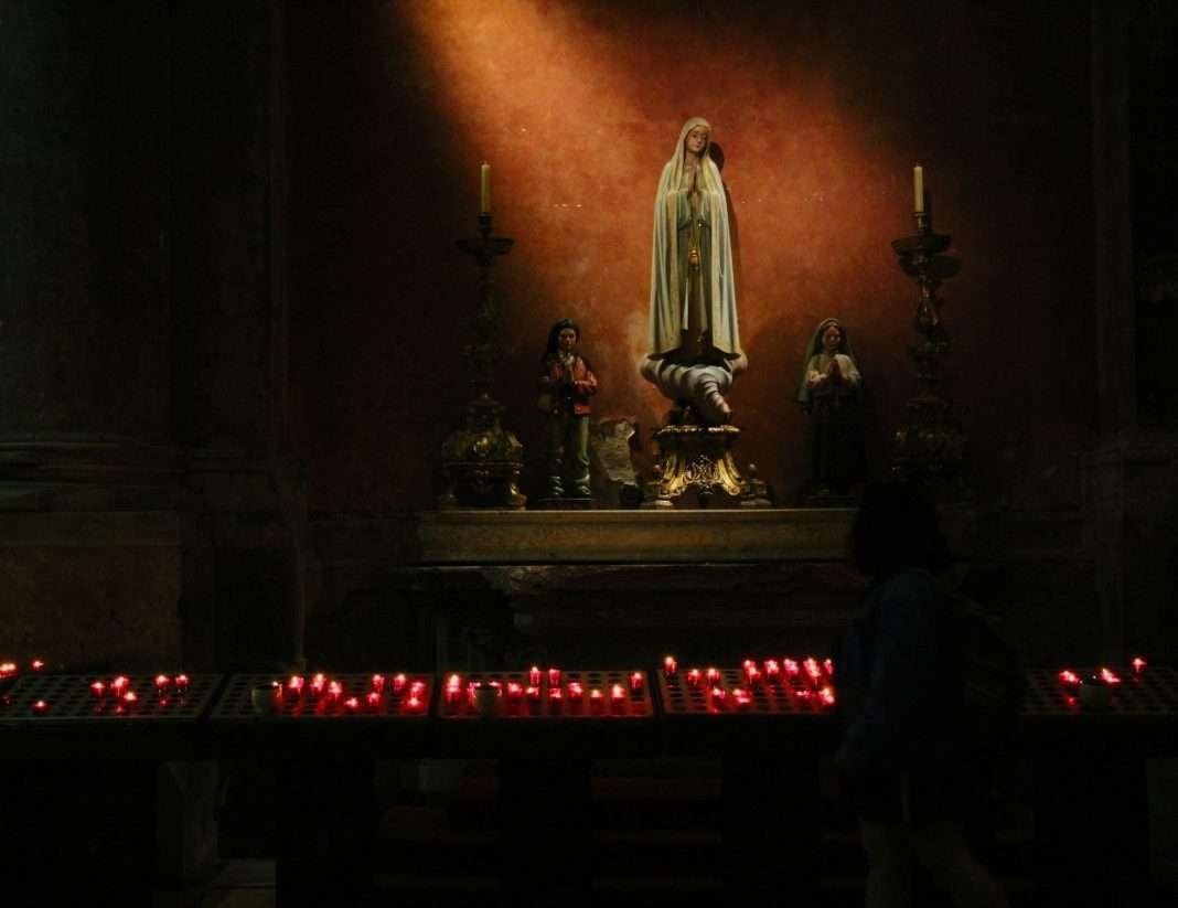 tzu-chi-sun-XNEakCq_WkM-unsplash Prayer for the Evening on All Souls day