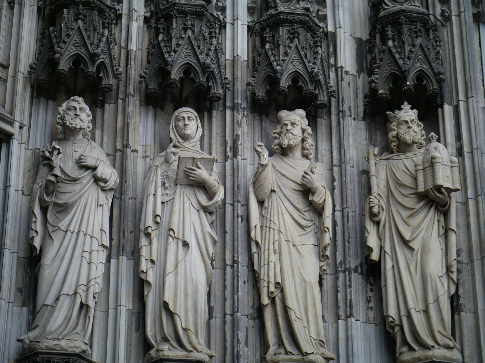 4 statues vandalized outside of Chester County church; images of suspect released