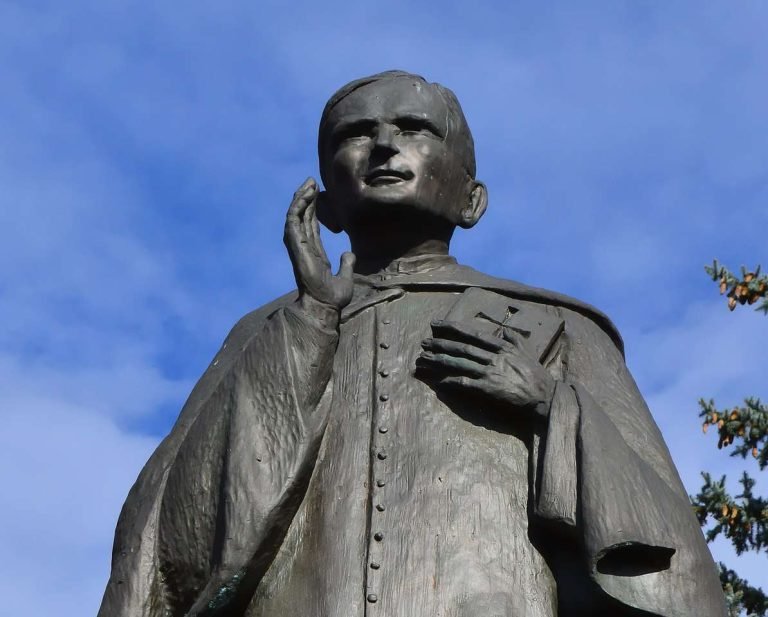 Benedict XVI will be buried in the first tomb of Pope John Paul II