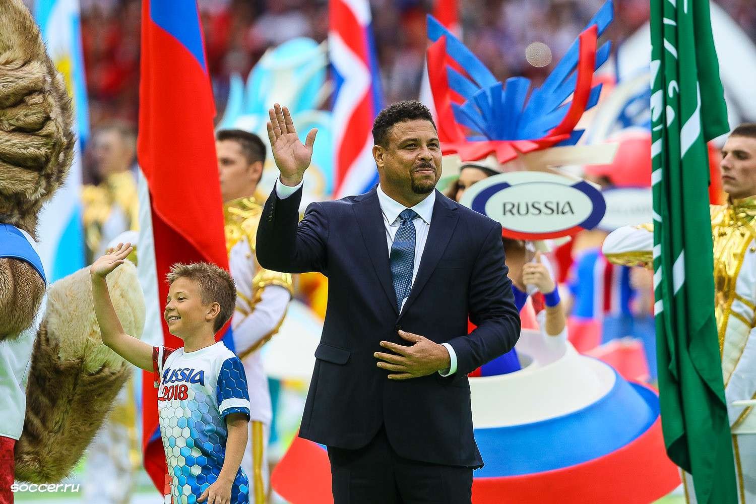 Ronaldo Nazario embraces the Catholic faith Ronaldo Nazario embraces the Catholic faith