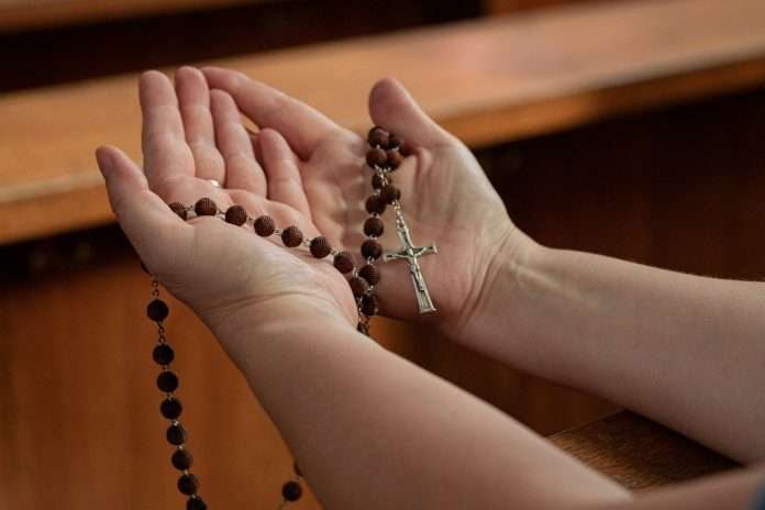 A simple lesson on meditation: everyone can meditate on the Rosary