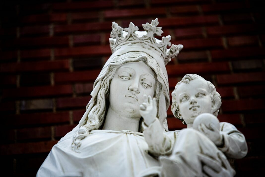 Hail, Holy Queen (Salve Regina)