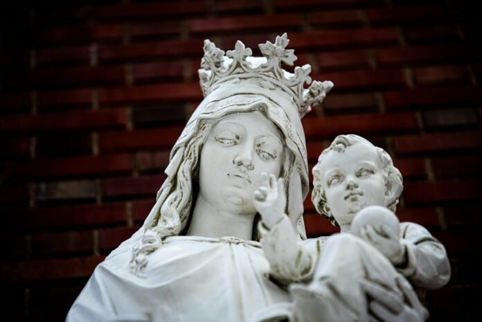 Hail, Holy Queen (Salve Regina)