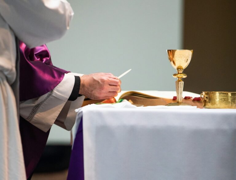 3 Powerful Prayers to Say After Holy Communion